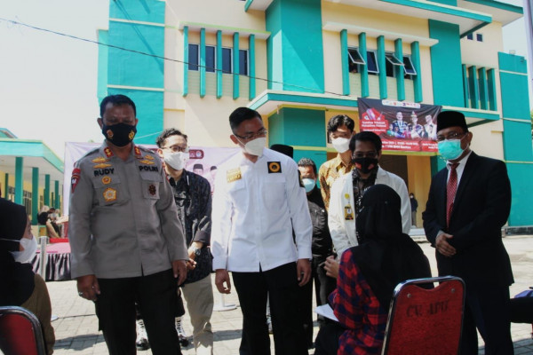 Angka Vaksinasi Disorot Jokowi, Wagub Banten: Prioritaskan Juga Daerah Penyangga, Jangan Hanya DKI