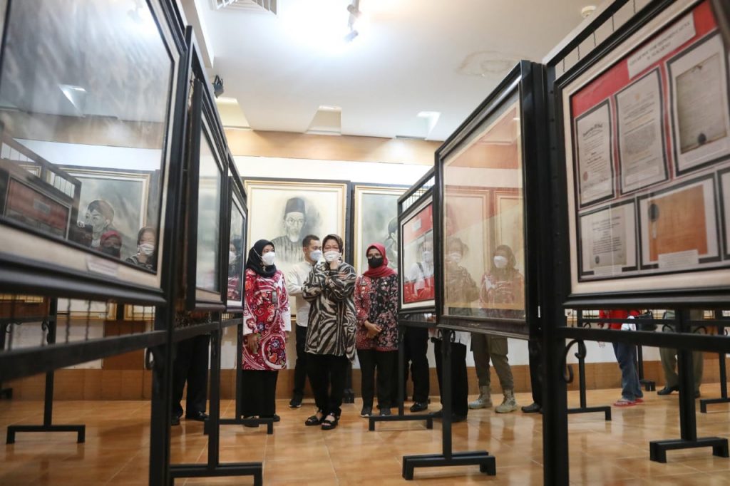 16351328937786 - Mensos Ajak Generasi Muda Kunjungi Perpustakaan Bung Karno