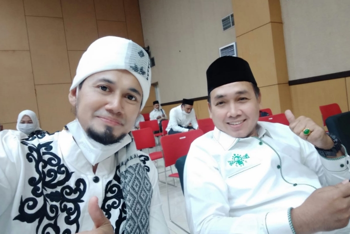 Ustadz Guntur Bumi Bersama ketua PWNUama Ketua P