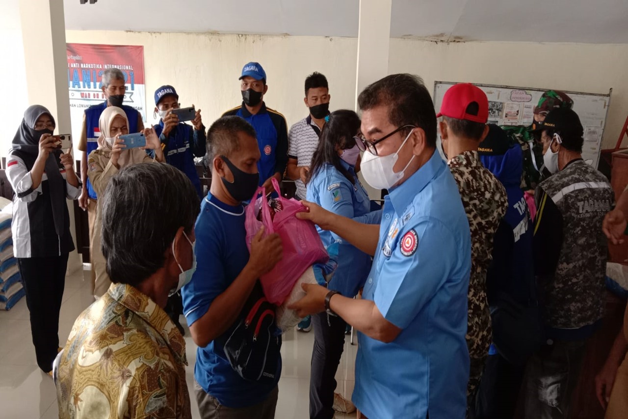 Kemensos Bantu Warga Terdampak Kebakaran Kilang Minyak Cilacap