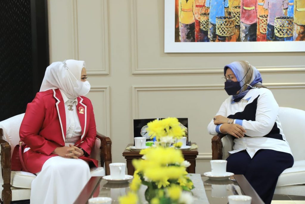 Hl5oDdxY5toVvFN5kGQ8P1HuF33Kj9F6vYZ3ksHY - Kemnaker Siapkan Program bagi Perempuan Atasi Persoalan di Masa Pandemi