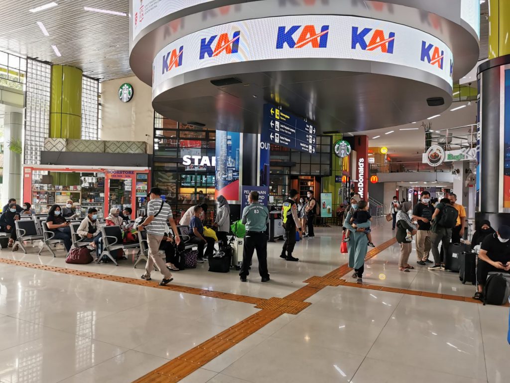 Unknown 6 - Cek Ketentuan & Jadwal KA Jarak Jauh Terbaru dari Stasiun Gambir dan Pasarsenen