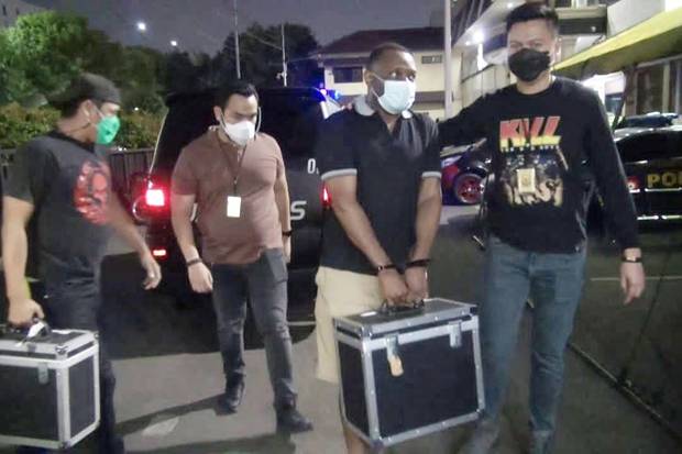 Polres Jakbar Ciduk 1 WNA Penipu Dollar Palsu