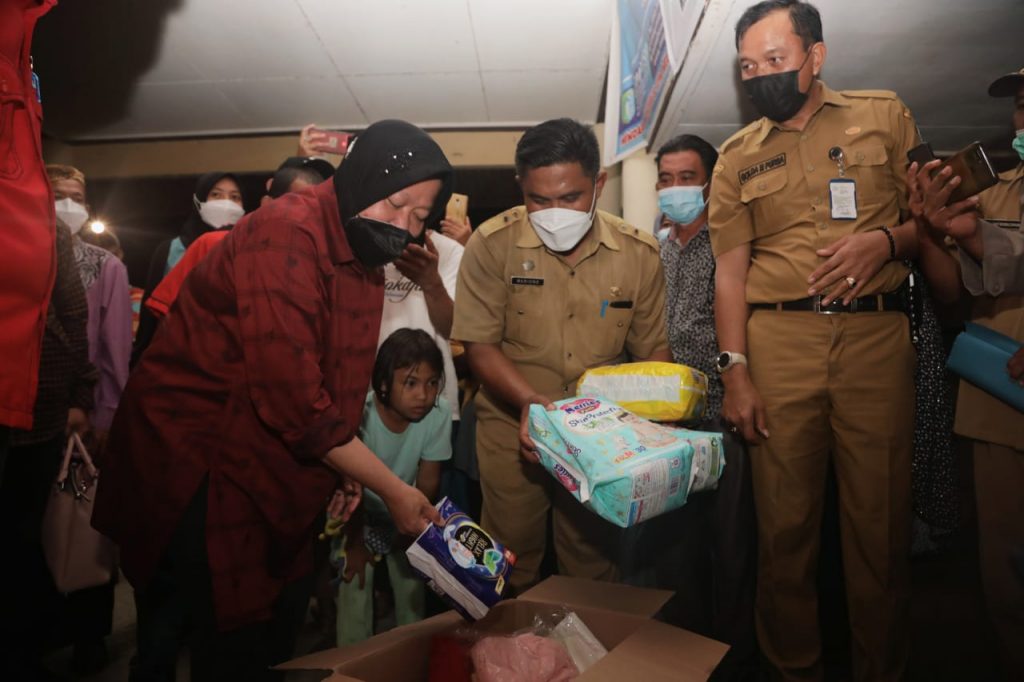 16389274162340 - Mensos Minta Seluruh Jajarannya Antisipasi Cuaca Ekstrem dan Bergerak Cepat Beri Bantuan Korban Bencana