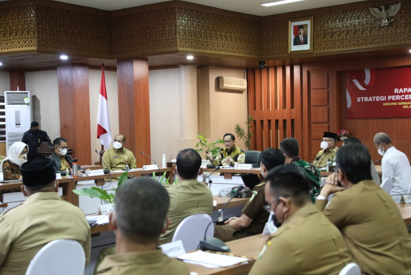 Mendagri Ajak Seluruh Elemen Masyarakat Aceh Tangkal Hoaks Soal Vaksin