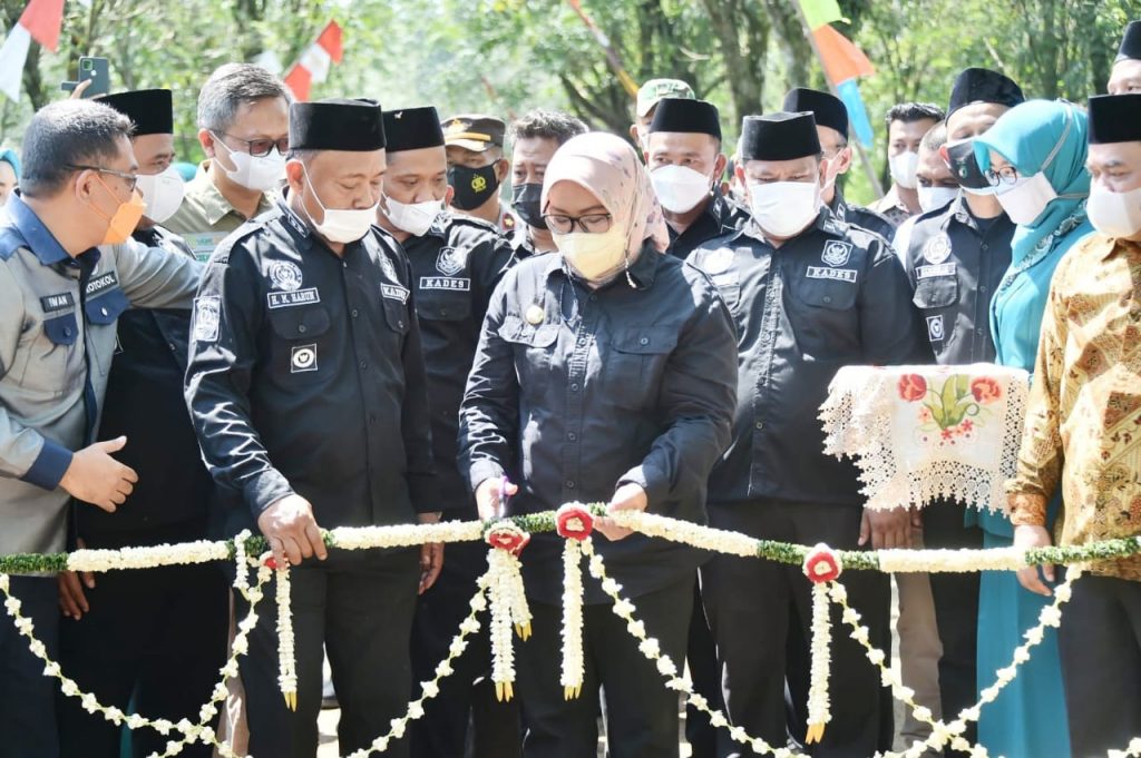Unknown 2 - Bupati Bogor Gelontorkan Dana Rp1 milyar Satu Desa