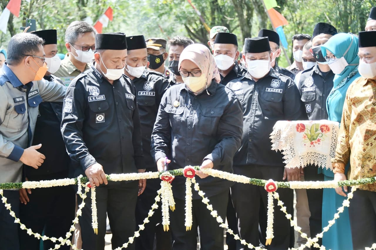 Bupati Bogor Gelontorkan Dana Rp1 milyar Satu Desa
