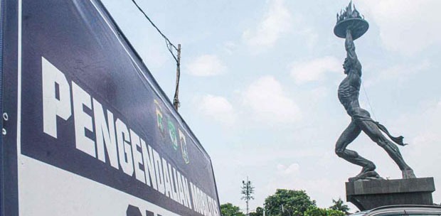 Tutup Akses Patung Pemuda dan Monas