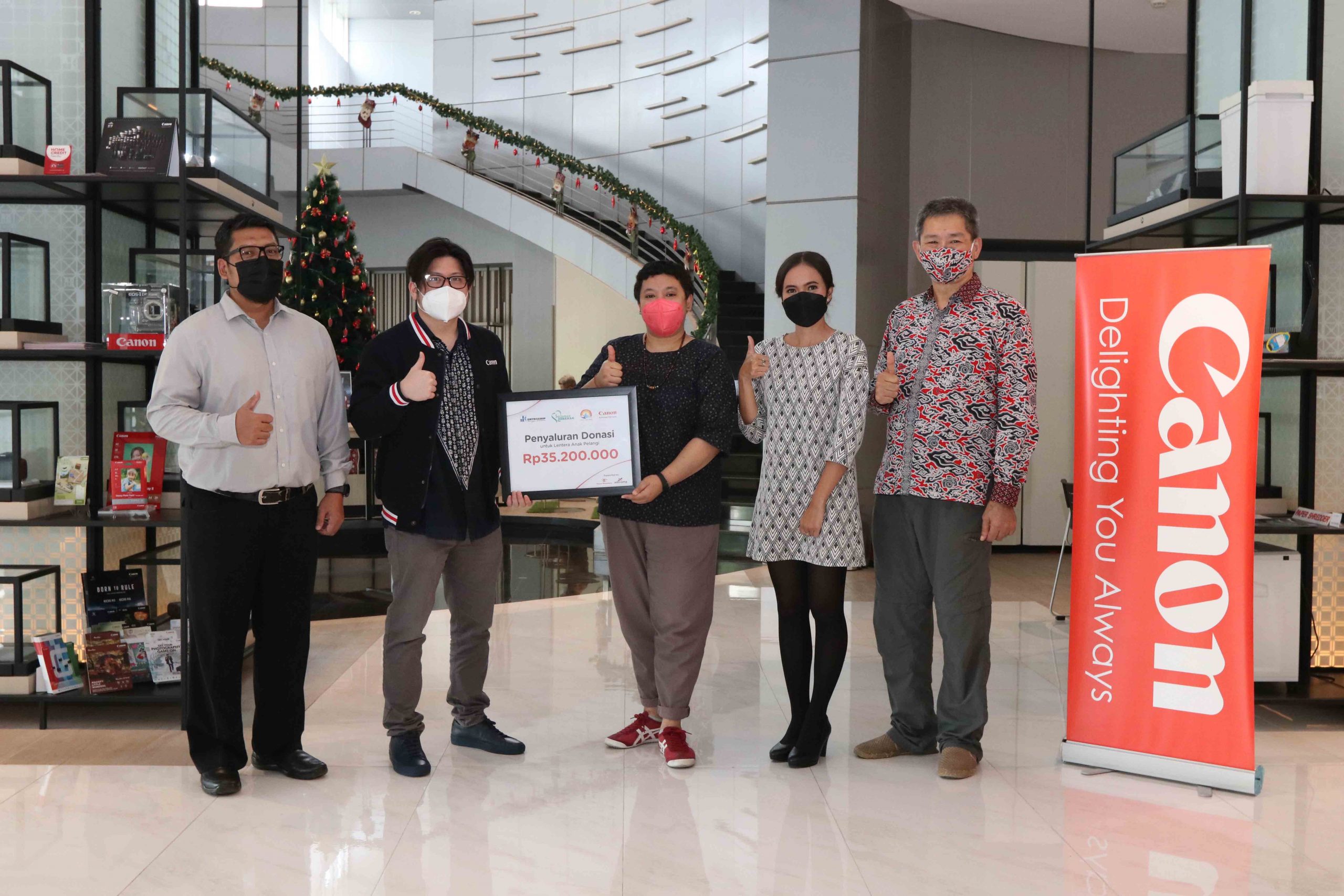 Canon Salurkan Donasi Selembar Kebaikan untuk Anak-anak yang Hidup dengan HIV