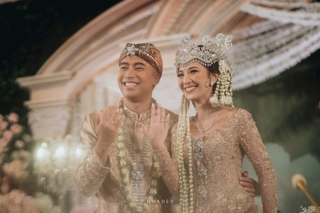 VS Media 16 - Intip Momen Bahagia Pernikahan Vidi Aldiano Dengan Sheila Dara
