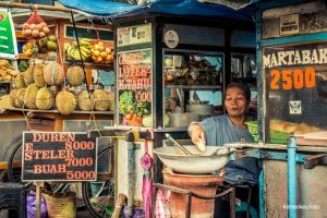 Pengaturan Minimal 40 Persen Dana Desa Untuk BLT Desa 2 pedagang kaki lima pkl bantuan umkm 690x460 1 - Pengaturan Minimal 40 Persen Dana Desa Untuk BLT Desa