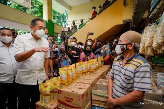 Mendag Tinjau Pasar Kramat Jati, Pastikan Implementasi Kebijakan HET Minyak Goreng