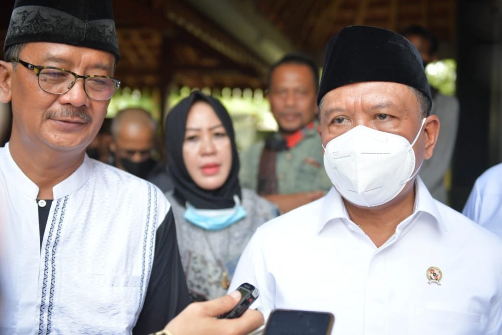 2997Menpora Amali Harap Muncul Bibit Atlet Andal dari Kalangan Pondok Pesantren - Menpora Berharap Pesantren Banyak Melahirkan Atlet Berprestasi