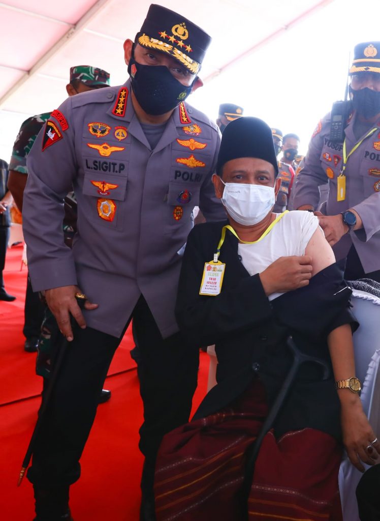 IMG 20220225 WA0037 - Tinjau Vaksinasi di Aceh, Kapolri Minta Forkopimda Lakukan Upaya Maksimal Cegah Peningkatan Positivity Rate