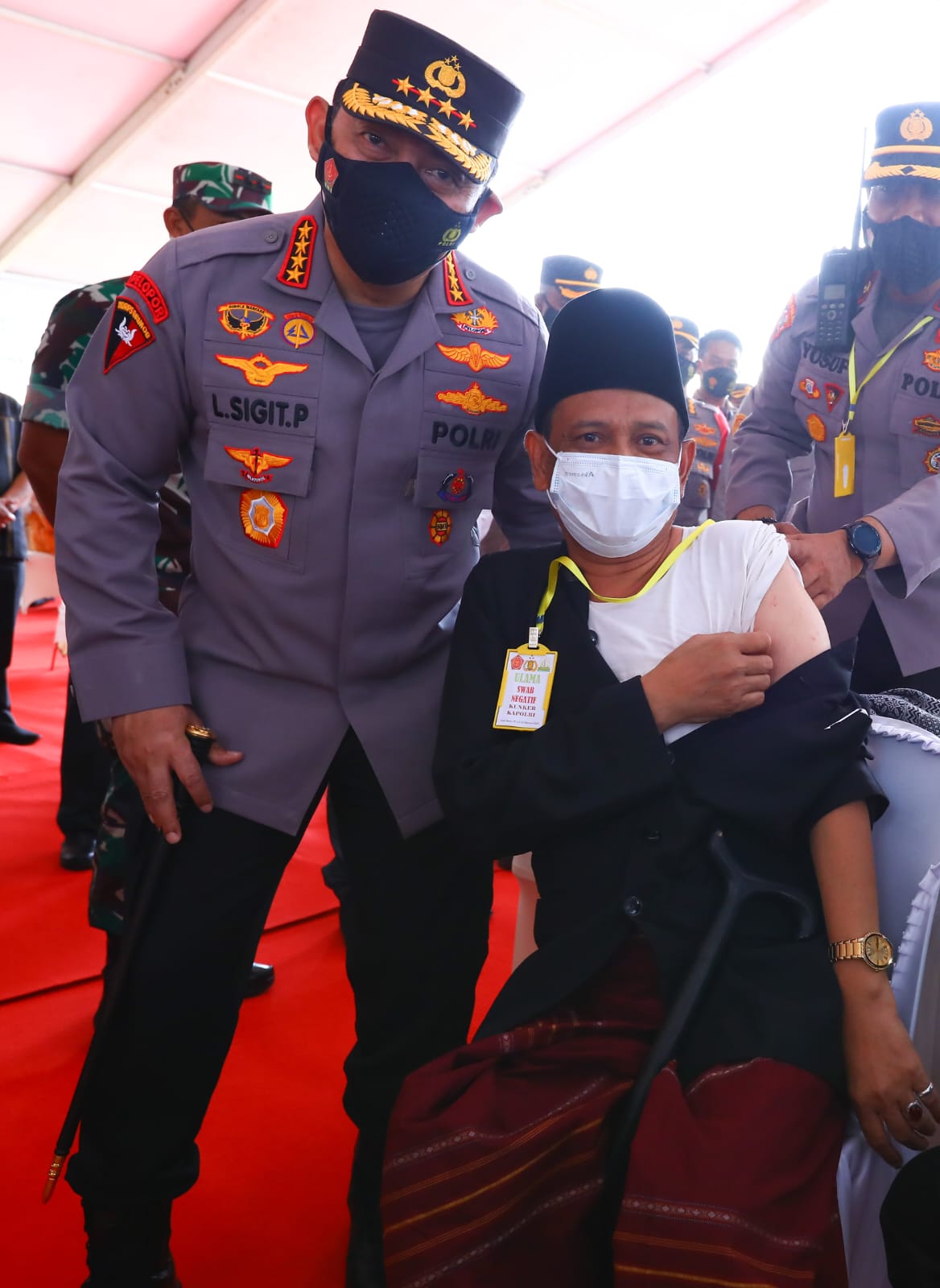 Tinjau Vaksinasi di Aceh, Kapolri Minta Forkopimda Lakukan Upaya Maksimal Cegah Peningkatan Positivity Rate