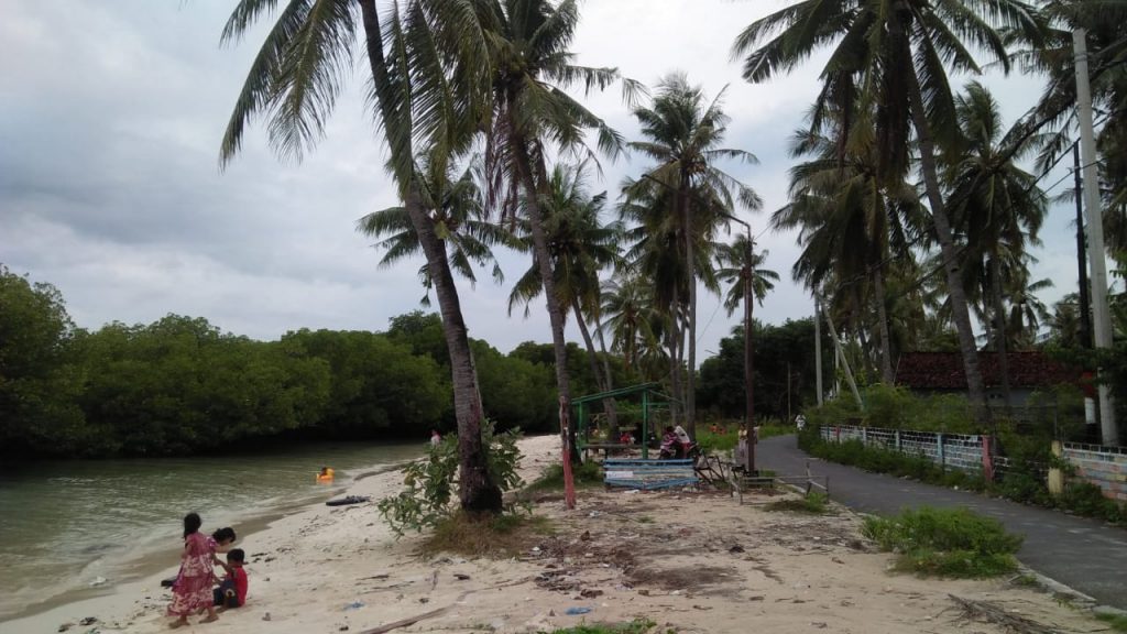 Unknown 2 - Berharap Pantai Dirawat dan Dikelola Maksimal