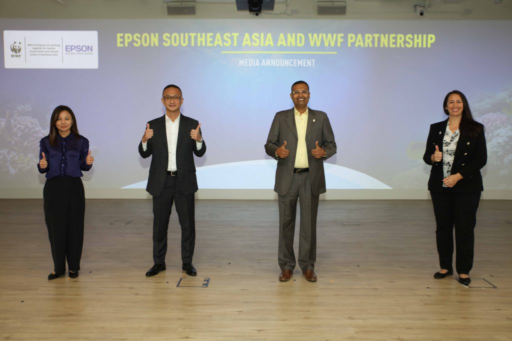 From Left to Right Ms. Tan May Lin Mr. Siew Jin Kiat Mr. R. Raghunathan Ms. Elizabeth Clark - Kolaborasi Epson dan WWF Untuk Lingkungan Rendah Karbon dan Konservasi laut di Asia Tenggara