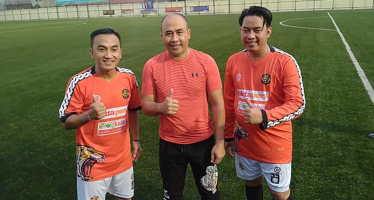 Pertandingan Persahabatan Persija Glory 2001 VS Bhayangkara Polres Jakarta Barat Jadi Ajang Silaturahmi