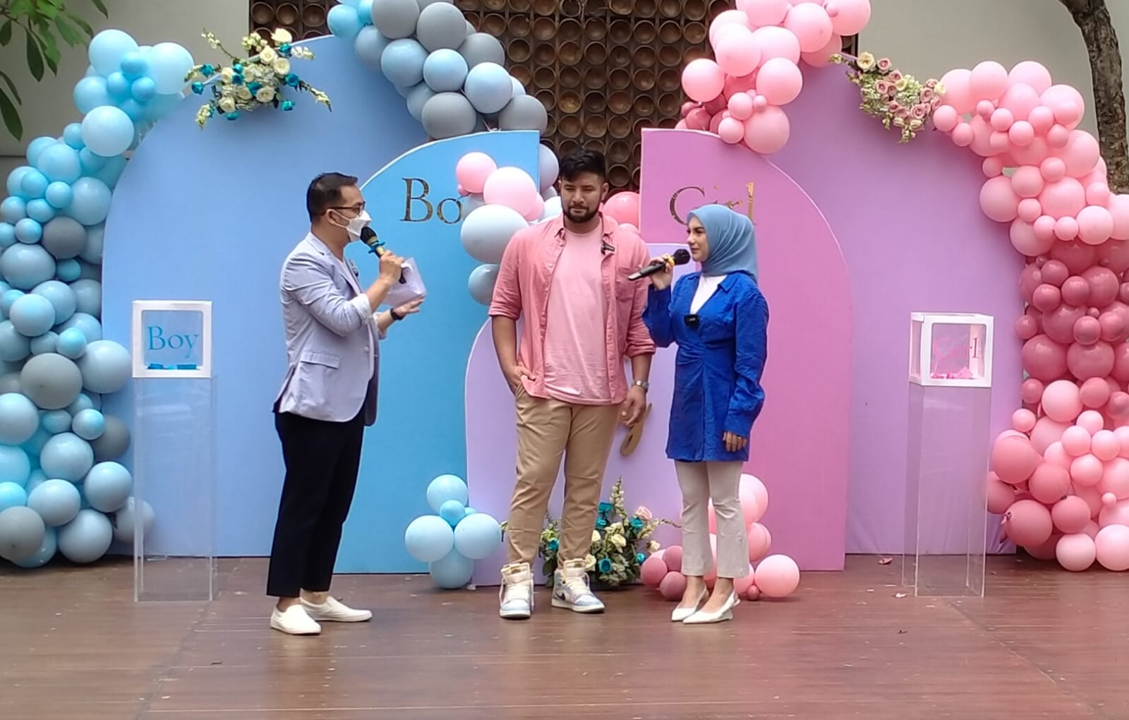 WhatsApp Image 2022 03 25 at 12.42.25 2 - Bahagianya Ammar Zoni Saat Mengetahui Sang Bayi Berjenis Kelamin Perempuan