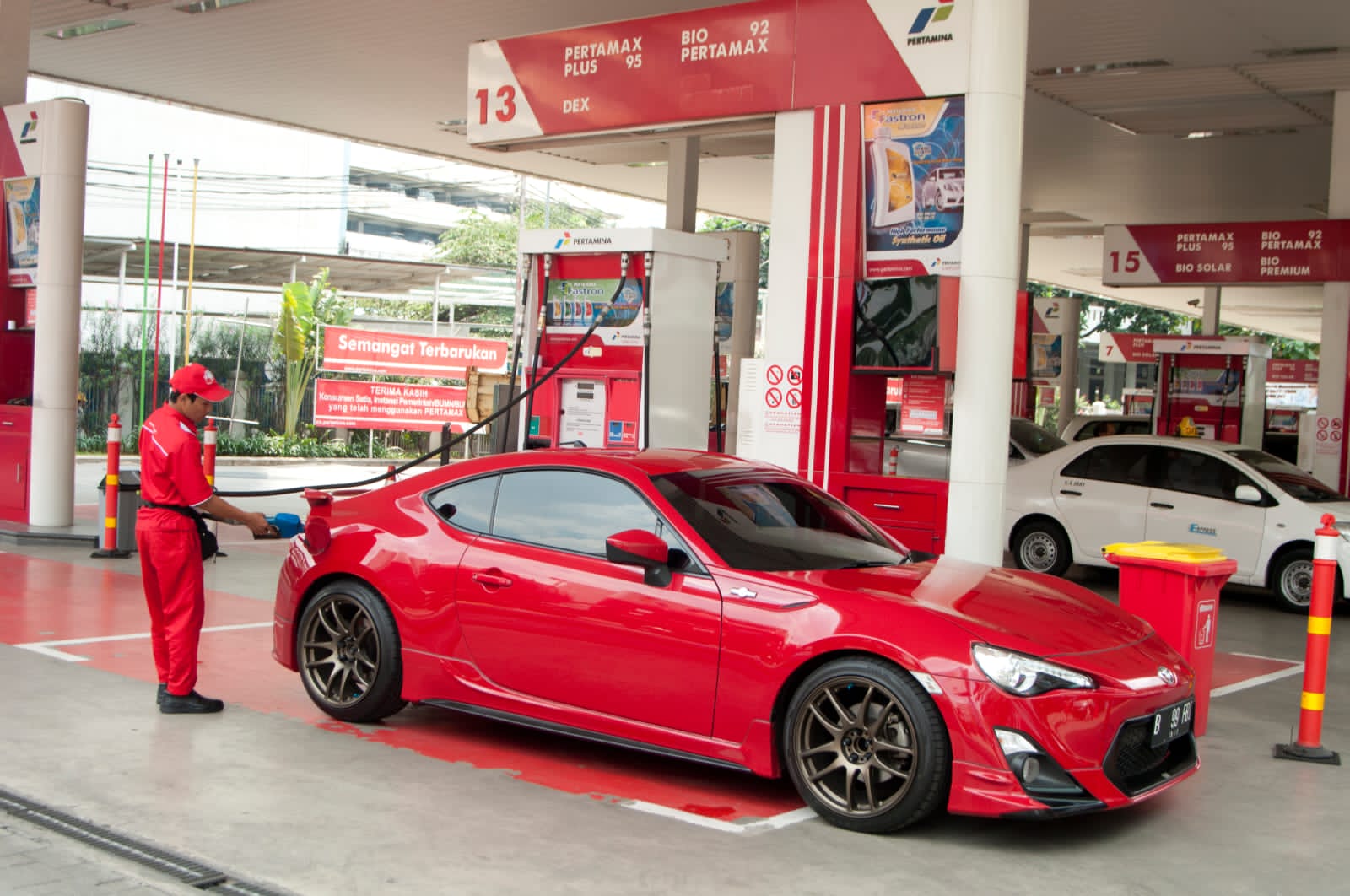 Harga Pertamax Naik Menjadi Rp 12.500 Per Liter
