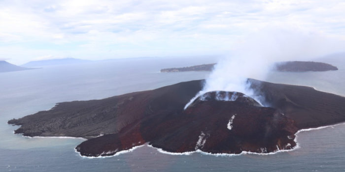 Tinjau Anak Krakatau, Kepala BNPB Imbau Masyarakat dan Pemda Tingkatkan Kesiapsiagaan