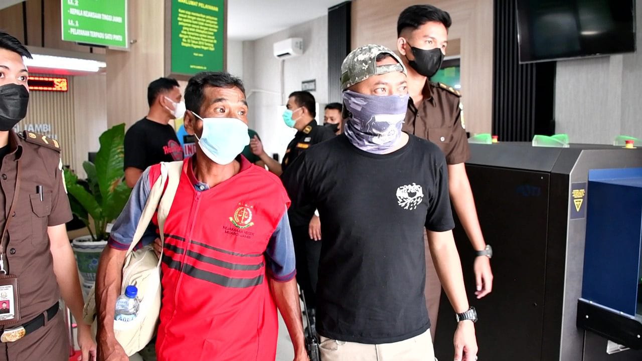 Duet Duo Kejaksaan Tinggi Berhasil Ringkus DPO Kasus Migas Di Jambi
