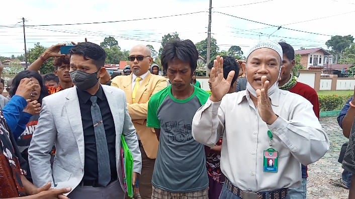 Sidang ketiga gugatan SAD bukit 12 Padang kelapo, peewkilan PT APL tak mampu tunjukan surat kuasa.