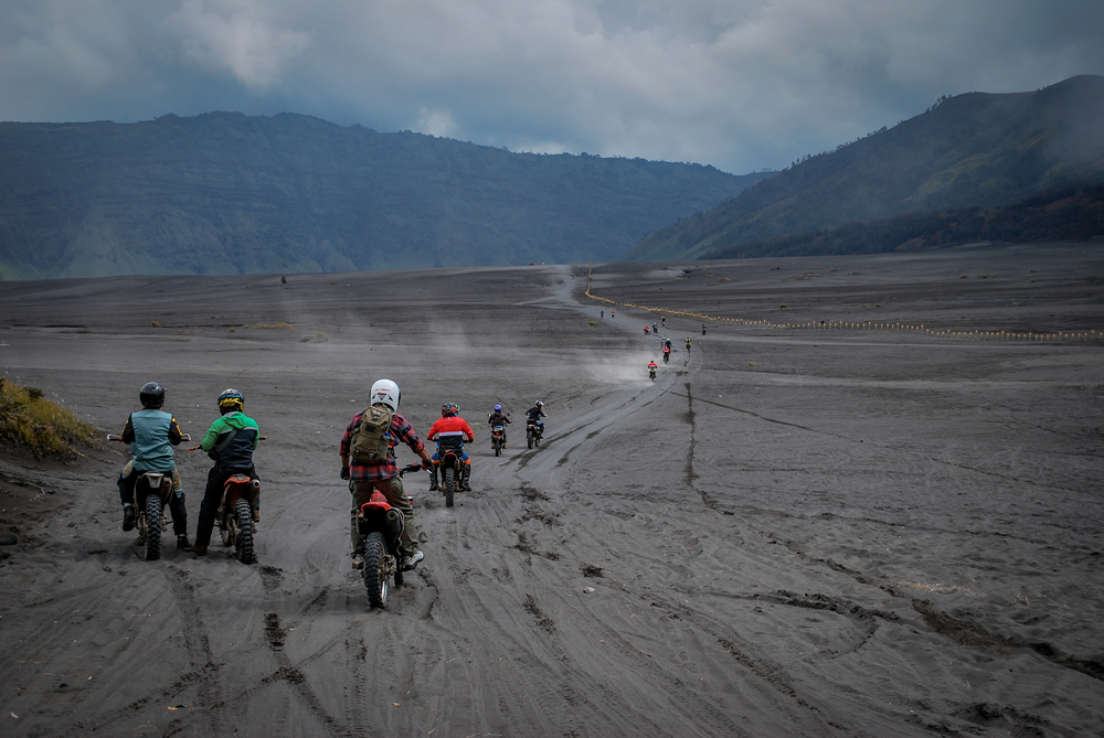 Destinasi Touring Sepeda Motor yang Memacu Adrenalin