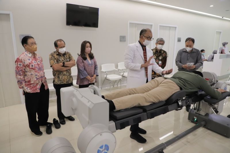 Berteknologi Robotic, Eka Hospital Punya Alat Operasi Tulang Belakang Terintegrasi se – Asia Tenggara