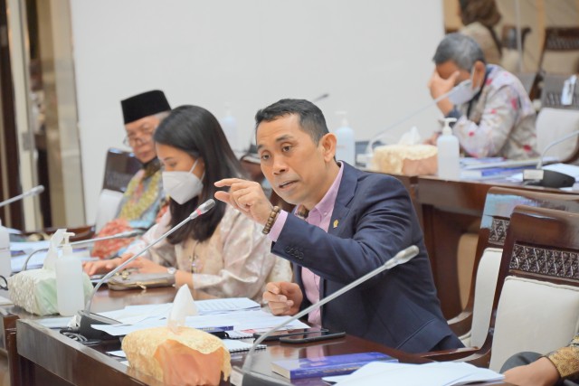 Komisi XI Pertayakan Kerugian Saham Telkomsel saat Proses IPO dengan PT GoTo