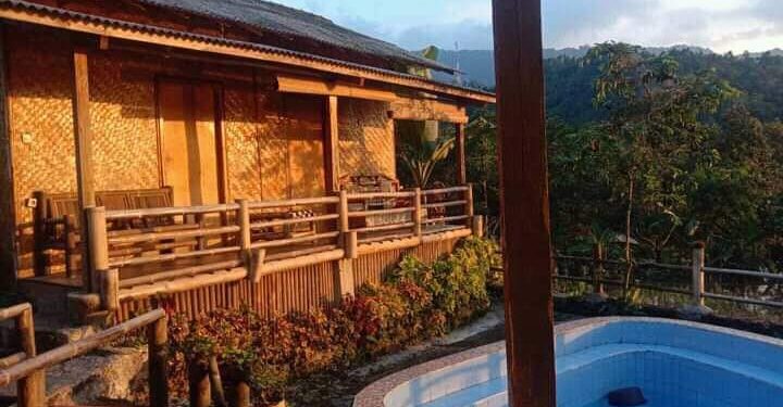 Menikmati Panorama Pegunungan Dari Teras Homestay Red Partner Bogor 1 Homestay Red Partner