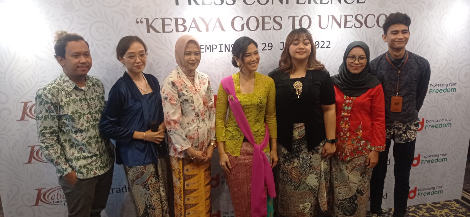 Dian Sastrowardoyo Kampanyekan Kebaya Goes To UNESCO 2 IMG 20220729 WA0022 - Dian Sastrowardoyo Kampanyekan Kebaya Goes To UNESCO