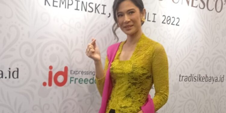 Dian Sastrowardoyo Kampanyekan Kebaya Goes To UNESCO 1 Dian Sastrowardoyo
