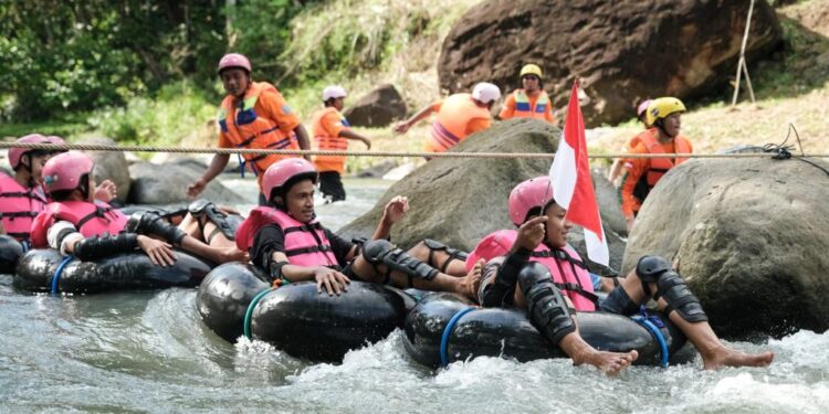 Wisata River Tubing di Desa Wisata Pandean Jatim 1 Desa Wisata