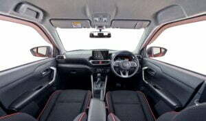 interior rocky - Daihatsu Rocky Menampilkan Desain Yang Stylish dan Berbagai Fitur Terkini