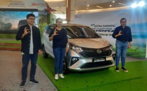 Daihatsu Meluncurkan Pembaruan Astra Daihatsu Sigra 2 mobil daihatsu sigra putih,