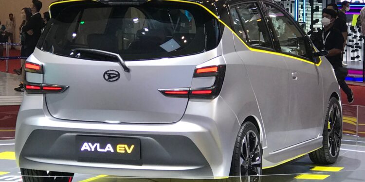 Mobil Konsep Daihatsu Ayla BEV Tebar Pesona di GIIAS 2022