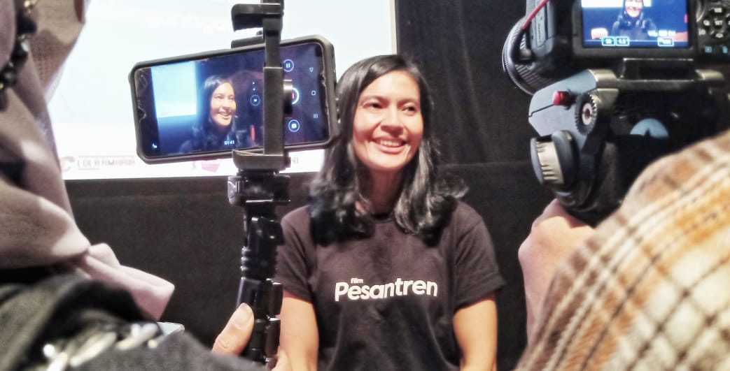 IMG 20220803 WA0001 - Bekerjasama Dengan Negeri Films, Lola Amaria Hadirkan Film Dokumenter "Film Pesantren" Di Bioskop
