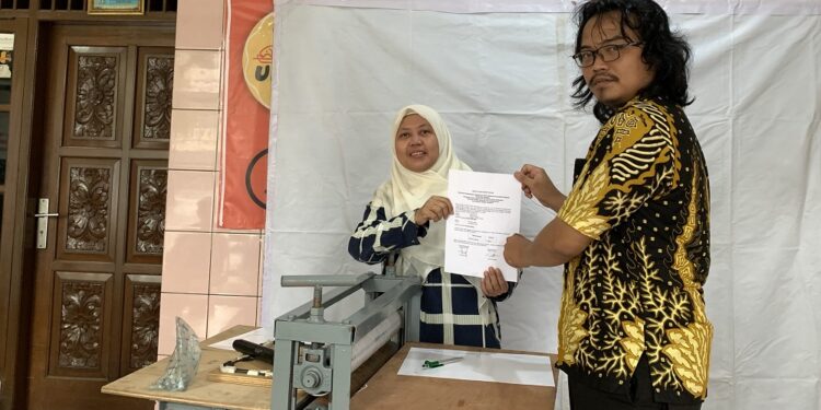Kembangkan UMKM, Prodi TICK Politeknik Negeri Jakarta (PNJ) Rancang Mesin Produksi Untuk Kemasan UMKM 1 Kembangkan UMKM, Prodi TICK Politeknik Negeri Jakarta (PNJ) Rancang Mesin Produksi Untuk Kemasan UMKM