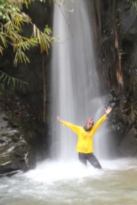 Trekking Seru Alumni SMPN 74 Jakarta Menikmati Kejernihan Curug Leuwi Asih 3 m - Trekking Seru Alumni SMPN 74 Jakarta Menikmati Kejernihan Curug Leuwi Asih