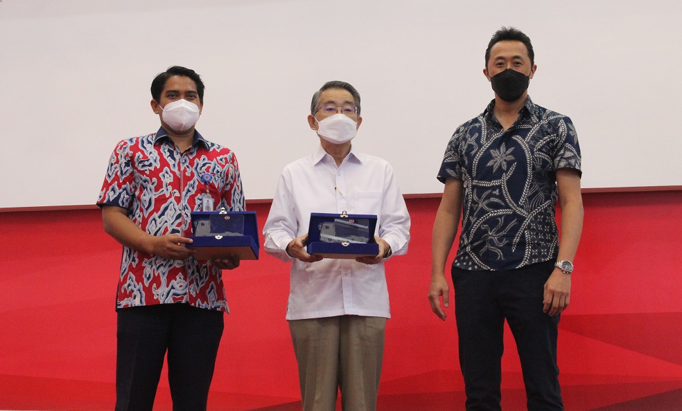 UD Trucks Indonesia Dukung Industri Logistik Ramah Lingkungan 2 ud trucks 1 - UD Trucks Indonesia Dukung Industri Logistik Ramah Lingkungan