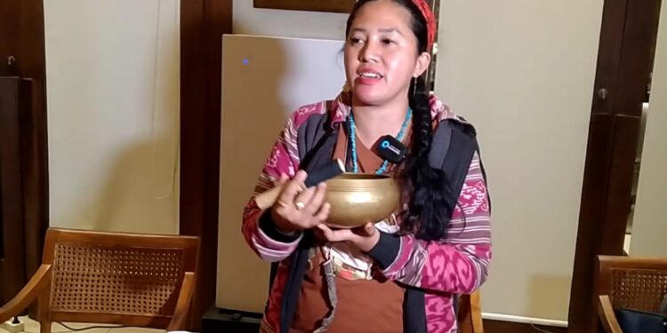 Rara Pawang Hujan