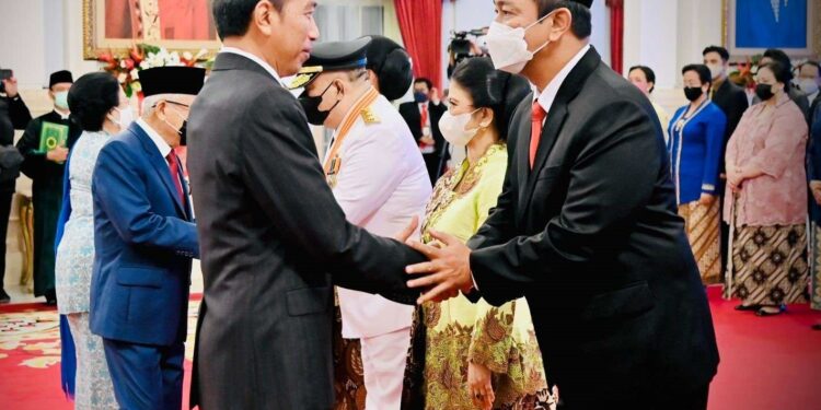 Kepala LKPP Temui Menko Luhut Bahas RUU Pengadaan