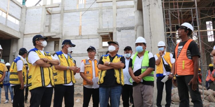 Tambah Pekerja, Renovasi Gereja Katedral Keuskupan Agung Kupang Selesai Sebelum Natal 2022