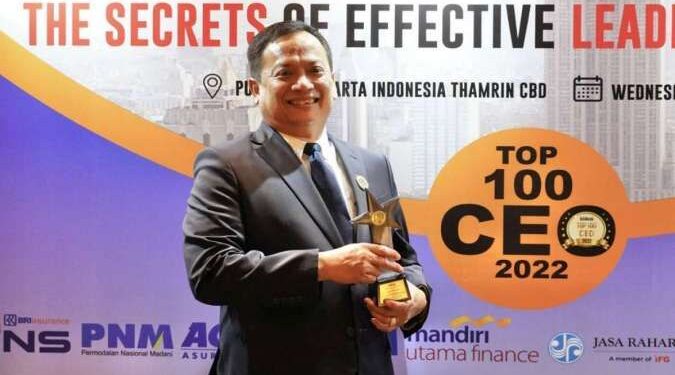 Direktur Utama PT PNM Arief Mulyadi Raih Penghargaan di Ajang Award CEO of The Year