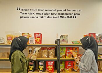Dukung Penuh Kemajuan UMK KAI Resmikan Teras UMK
