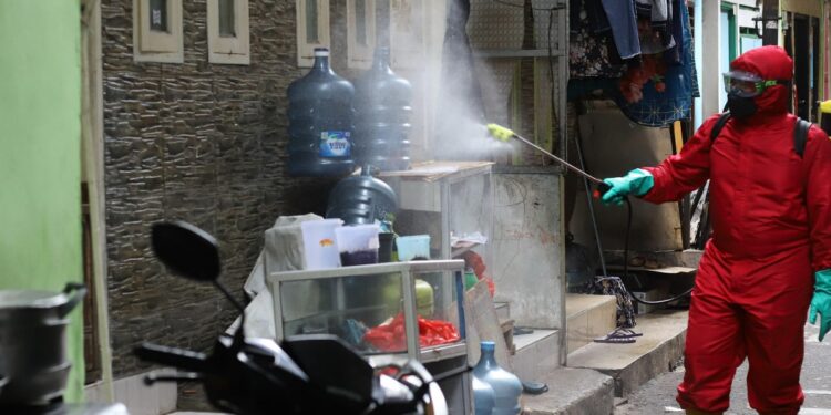 Covid-19 di Jakarta Melonjak Jadi 3.000-an Kasus 1 Covid-19