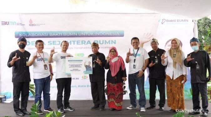 Perhutani Dukung Program Desa Sejahtera BUMN dengan Salurkan Bantuan TJSL di Bandung 1 Perhutani