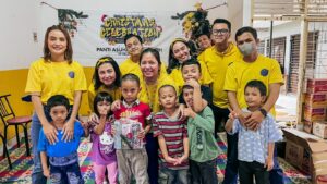 4163ad6d 1bcc 4a9f a643 57e64d977a52 - Semarak Natal dan Tahun Baru, YELLO Hotel Manggarai menggelar kegiatan sosial dan makan siang bersama di Panti asuhan Griya Asih