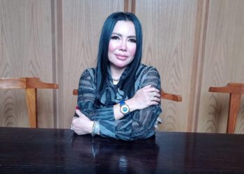 Medina Zein Minta Damai Akan Kembalikan Uang, Uci Flowdea Beri Jawaban Menohok 2 Medina Zein Minta Damai Akan Kembalikan Uang, Uci Flowdea Beri Jawaban Menohok